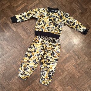 Versace Baby Baroque Print Two-Piece jogging Suit size 24M - 36M